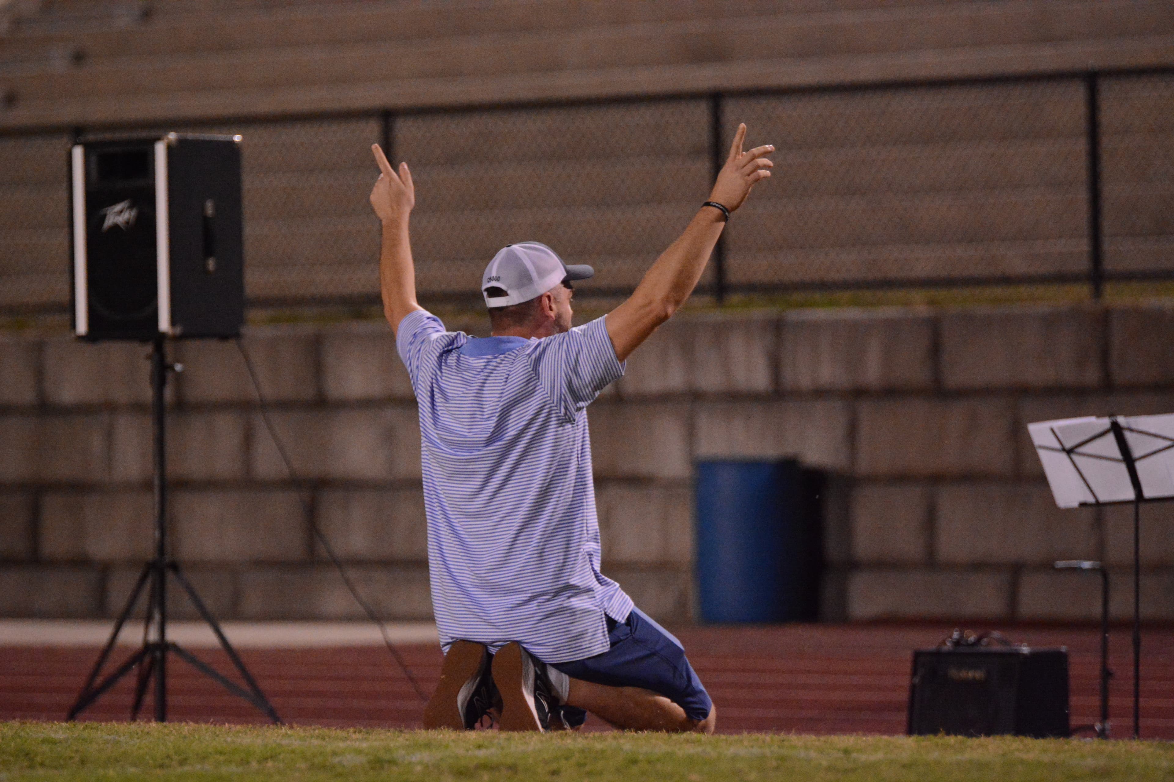 coach worshipping